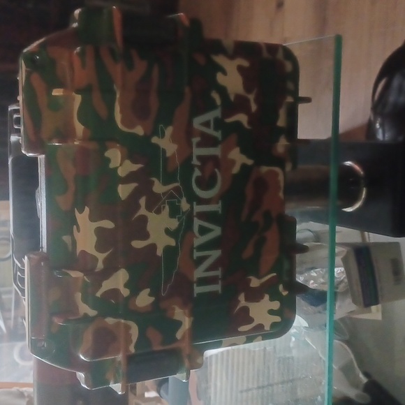 INVICTA Superman Watch - Picture 2 of 6